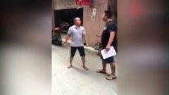 两男子搞笑吃瓜视频,欢乐瞬间引网友热议