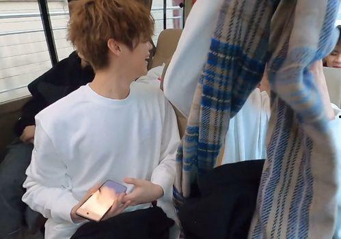 鹿晗前排吃瓜是真的吗视频,是真是假引热议